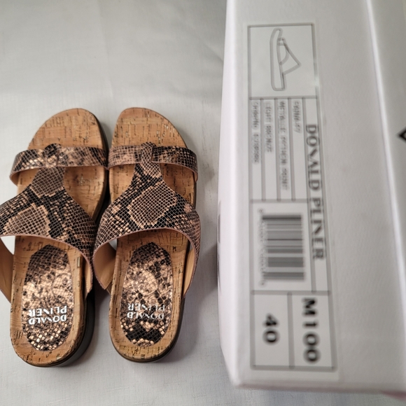 Donald Pliner Faina Wedge Sandals - Picture 2 of 4